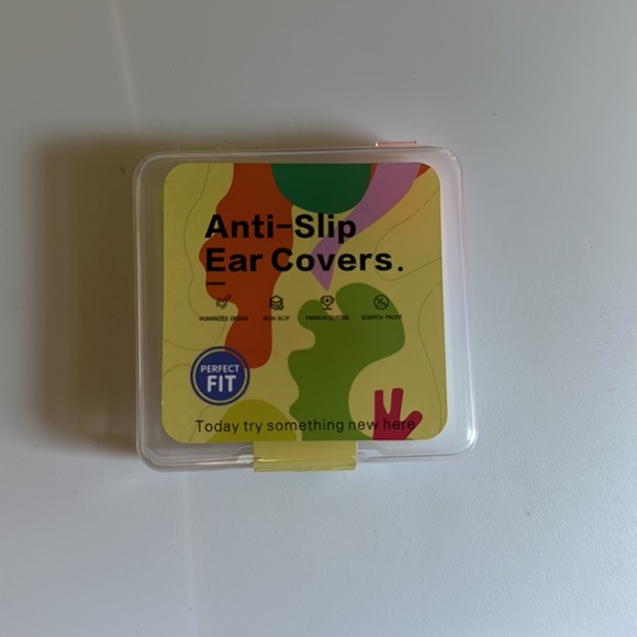 Anti Slip Ear Covers for Airpods Generation 1 & 2. Not 4 the new Apple Airpods 3 - Picture 2 of 3